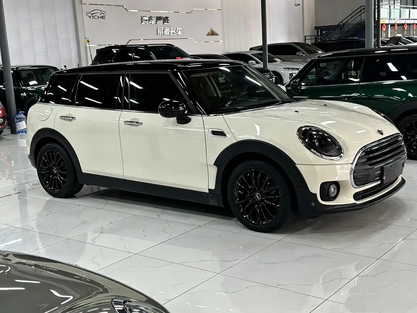 Photo 3 - MINI CLUBMAN