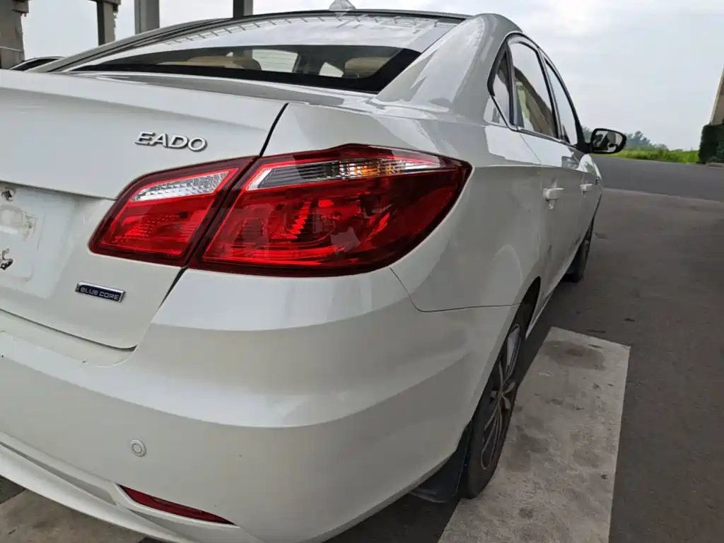Changan Eado 2015 2015 1.6L Manual Luxury China V
