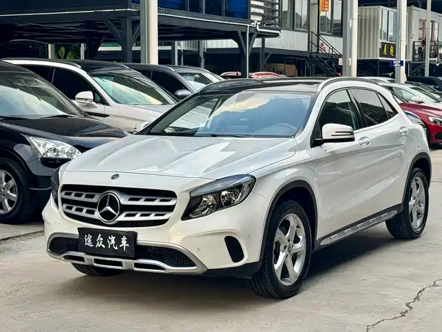 Mercedes-Benz GLA 2019 GLA 200 Dynamic — фото 1
