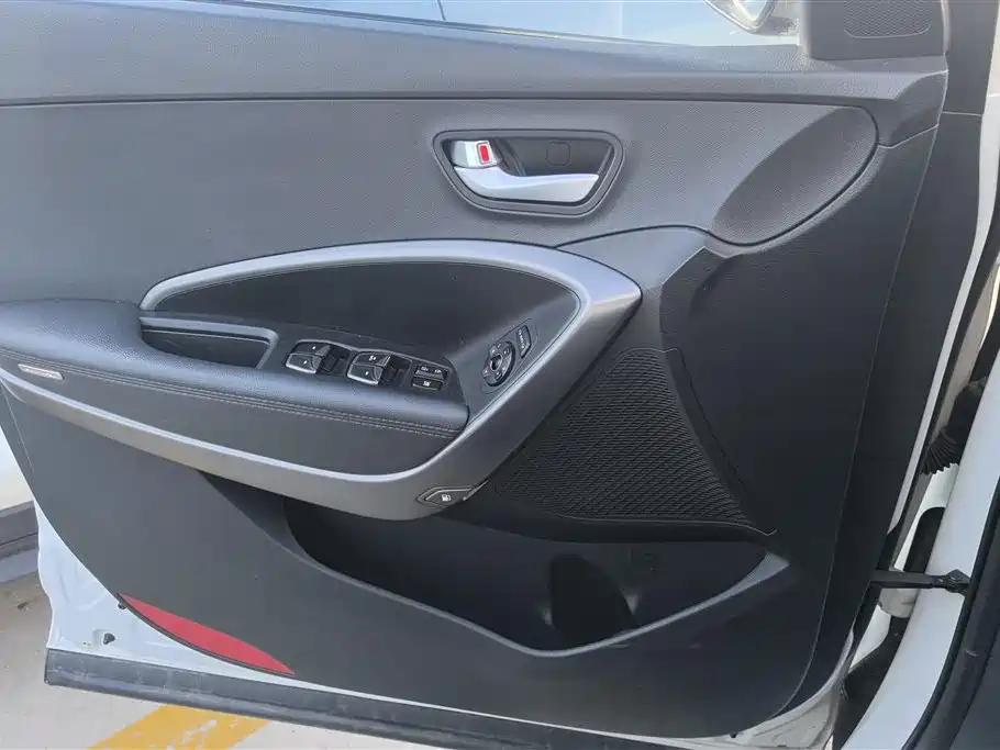 Hyundai Santa Fe 2015 2.0T Automatic 2WD Smart 5-Seater фото 7