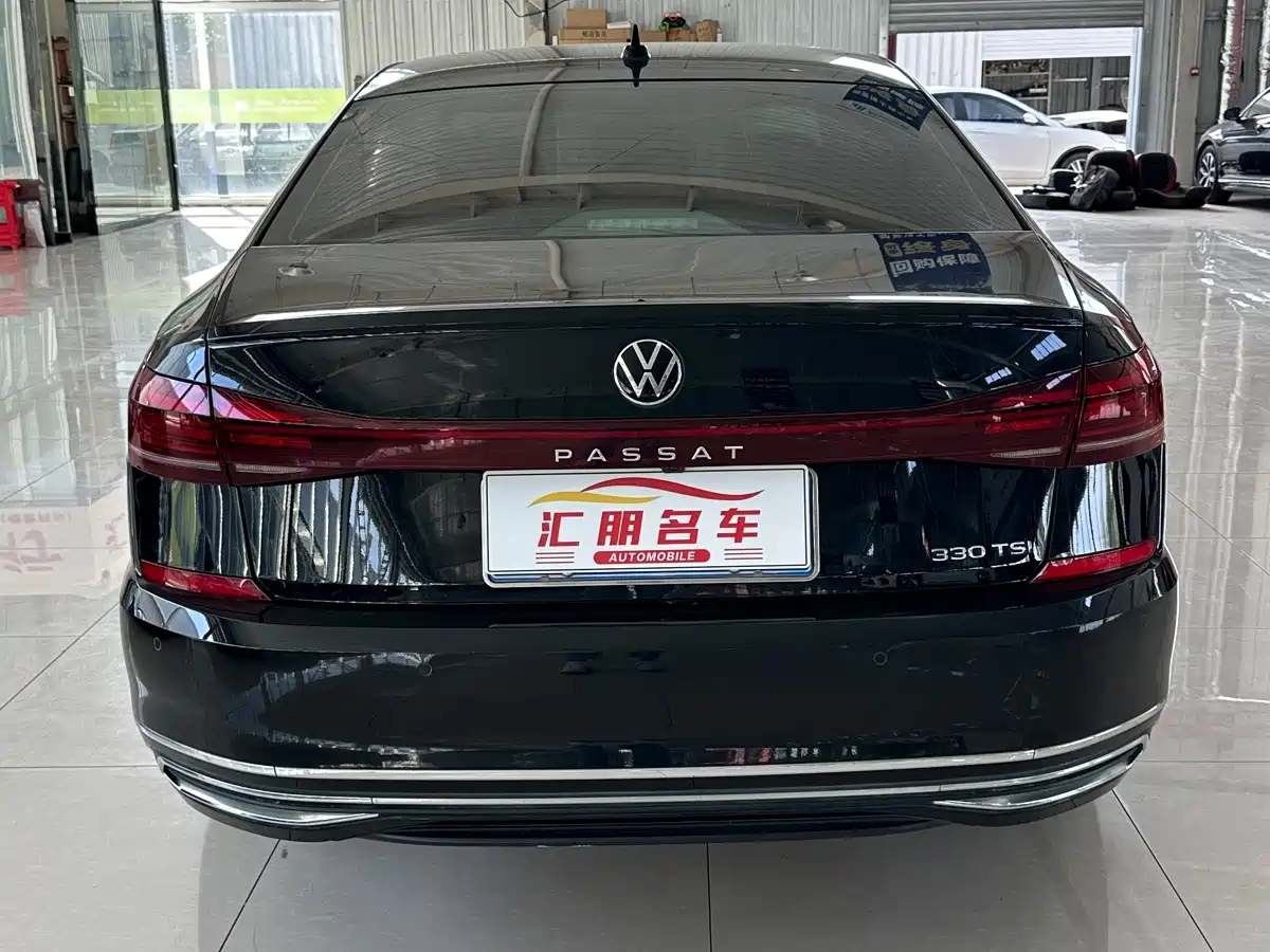 Фото 8 - Volkswagen Passat