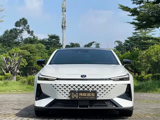 Changan UNI-V 2024 1.5T Deluxe — фото 2