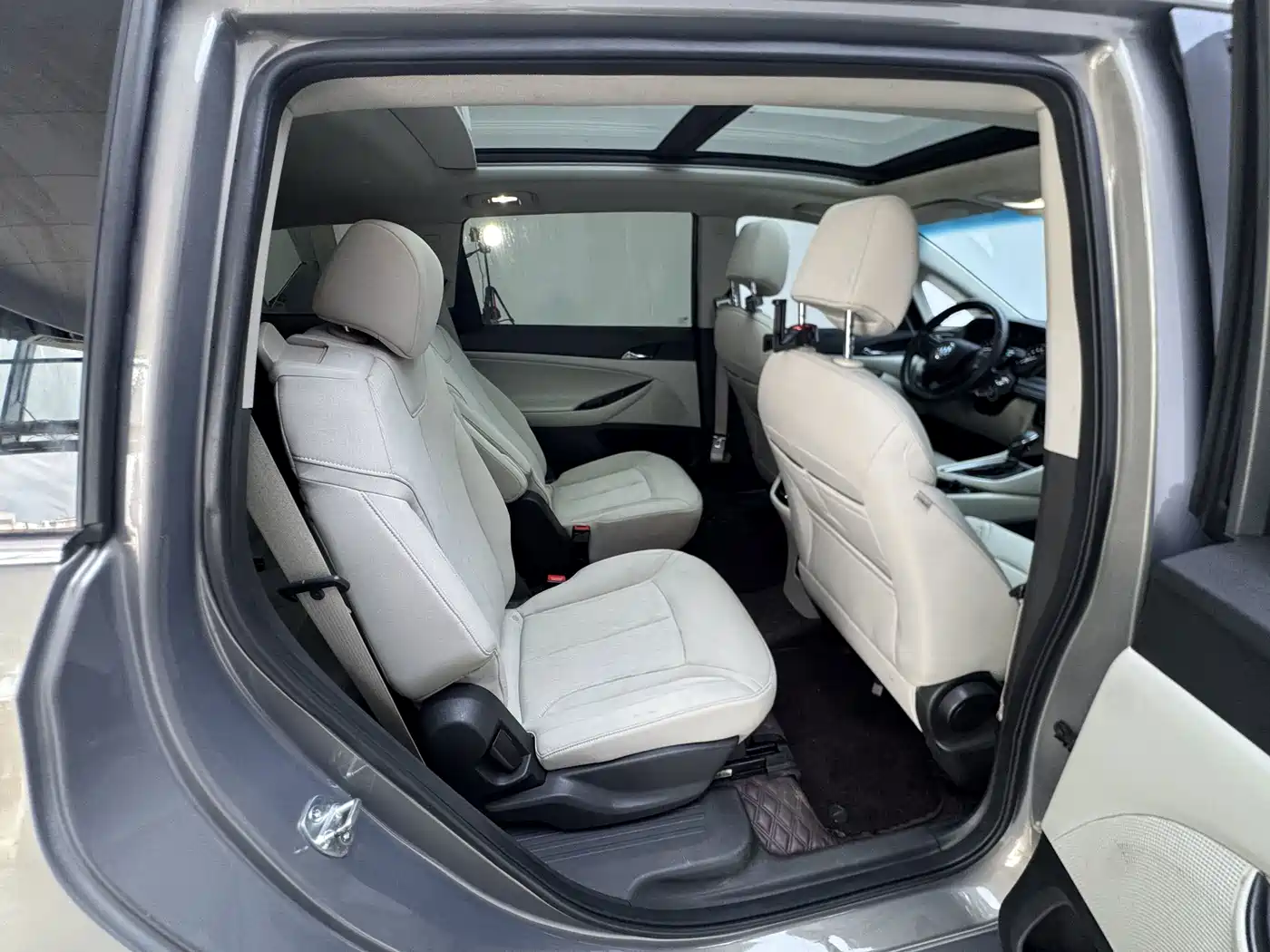 Фото 14 - Buick GL6