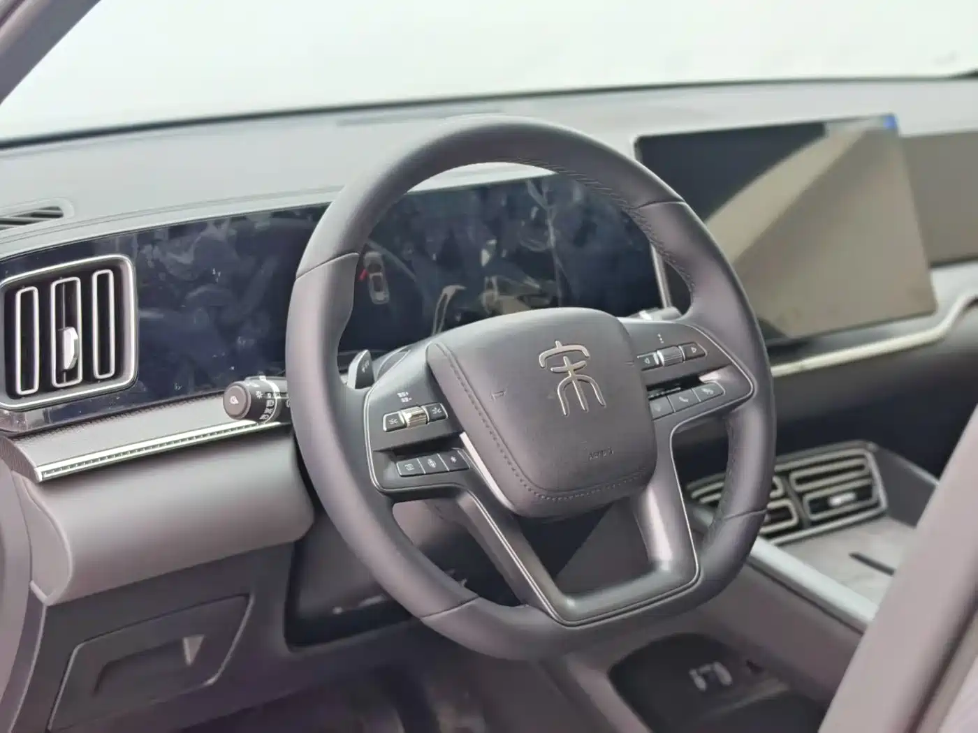 BYD Song Pro New Energy 2025 2nd Generation Smart Drive Edition DM-i 75KM Leading Type фото 6