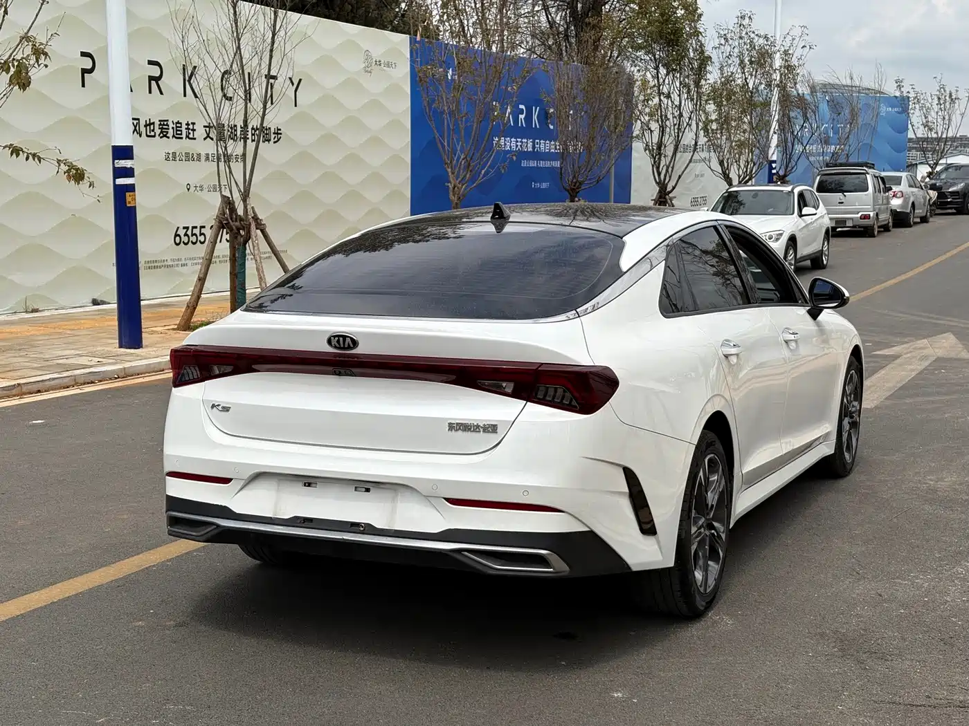 Photo 10 - Kia K5
