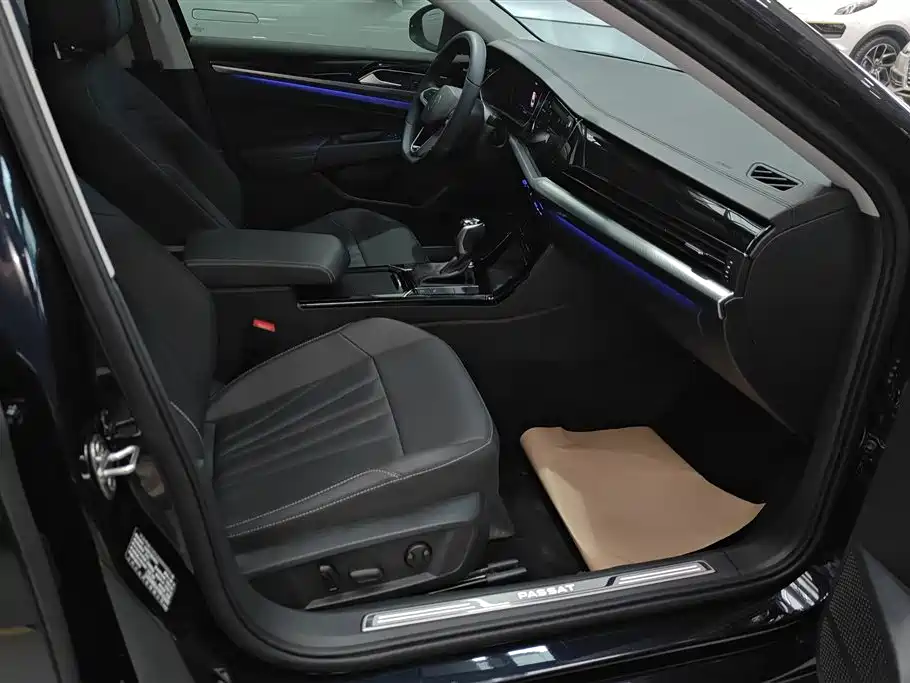 Volkswagen Passat 2024 380TSI Dragon Glory Edition фото 8