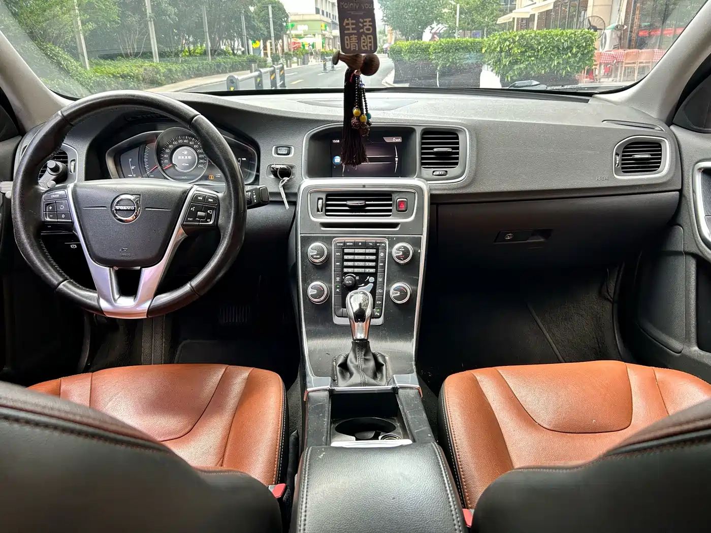 Фото 14 - Volvo S60