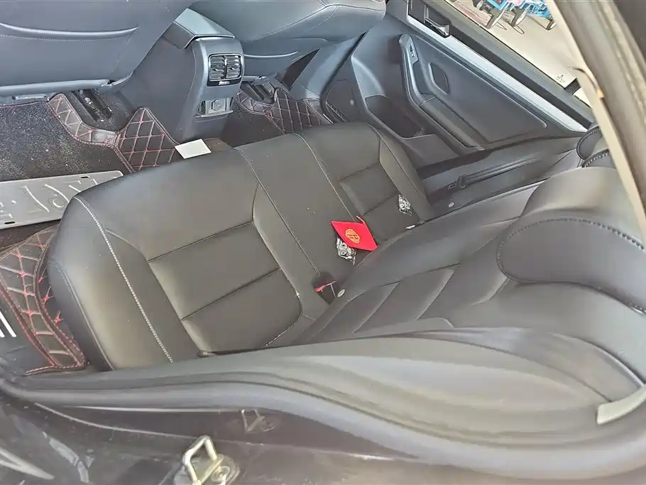 Volkswagen Sagitar 2017 1.6L Automatic Comfort фото 11