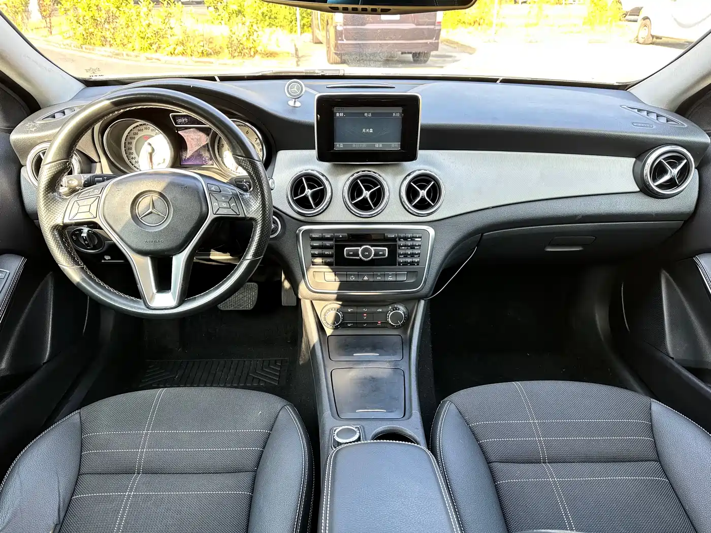 Mercedes-Benz GLA (Import) 2015 GLA 200 фото 8