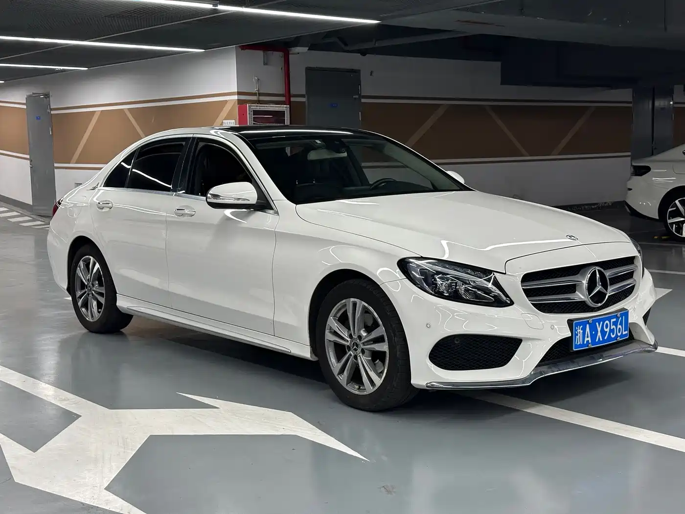 Mercedes-Benz C-Class 2017 Facelift C 200 L Sport Edition фото 3