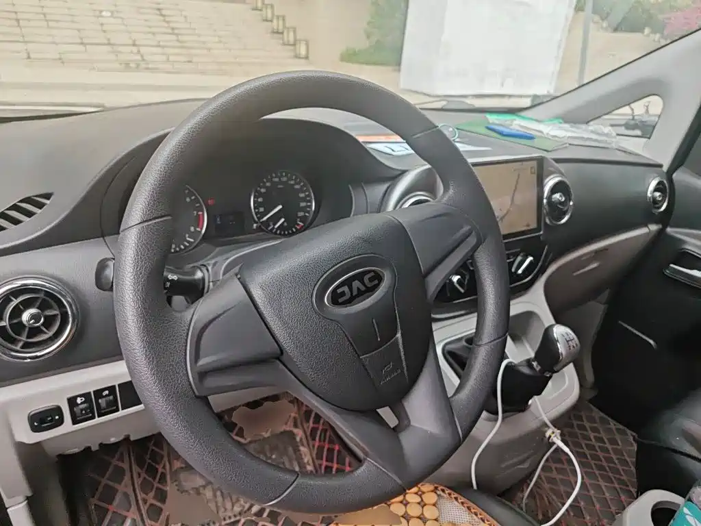 JAC Refine M3 2018 2018 IKEA Edition 1.6L Luxury