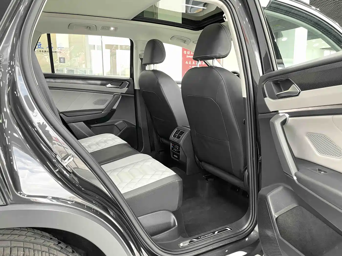 Volkswagen Tayron 2023 280TSI 2WD Luxury Plus Advanced Edition фото 13