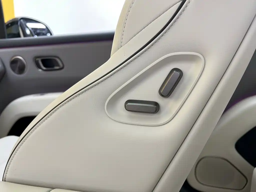 Li Auto Li i8 2025 2025 Standard Edition