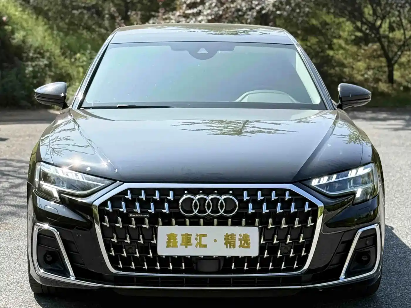 Photo 2 - Audi A8