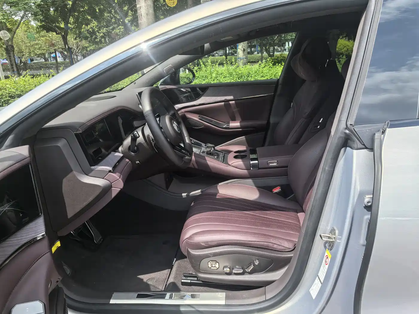 Denza Z9GT 2024 1100 AWD Ultra Edition фото 2