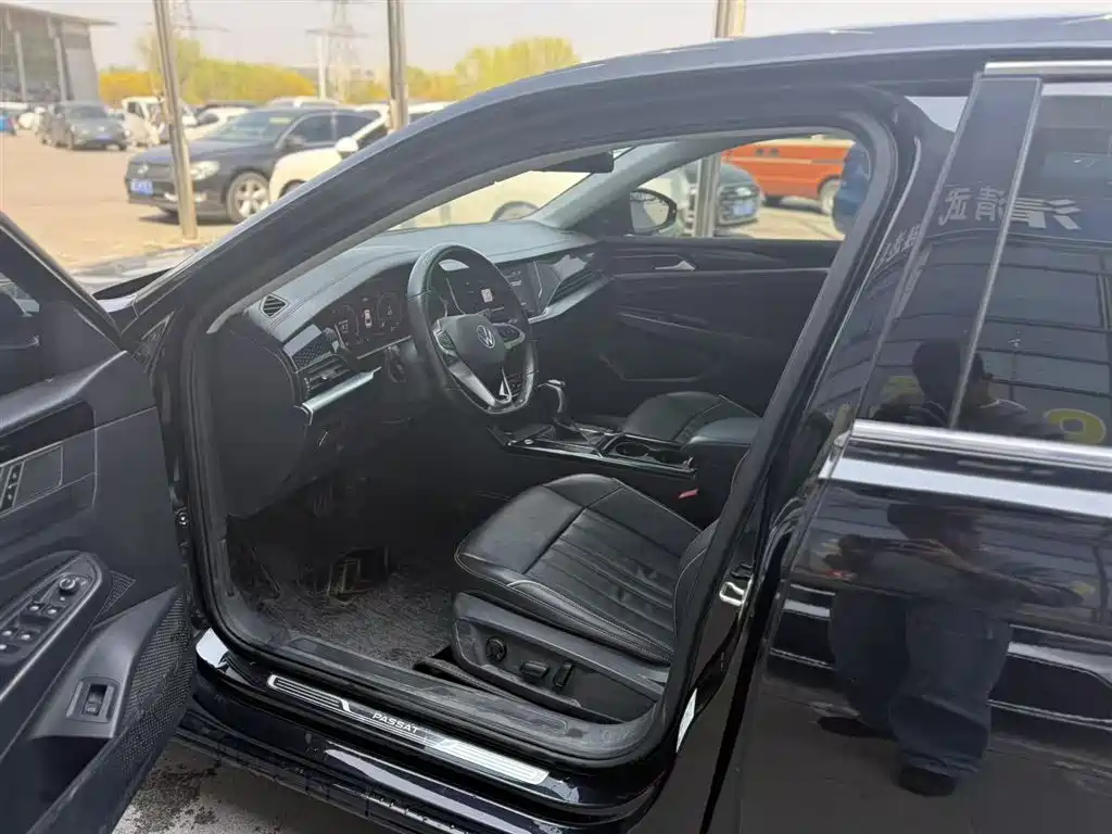 Volkswagen Passat 2022 330TSI Starlight Elite Edition фото 14