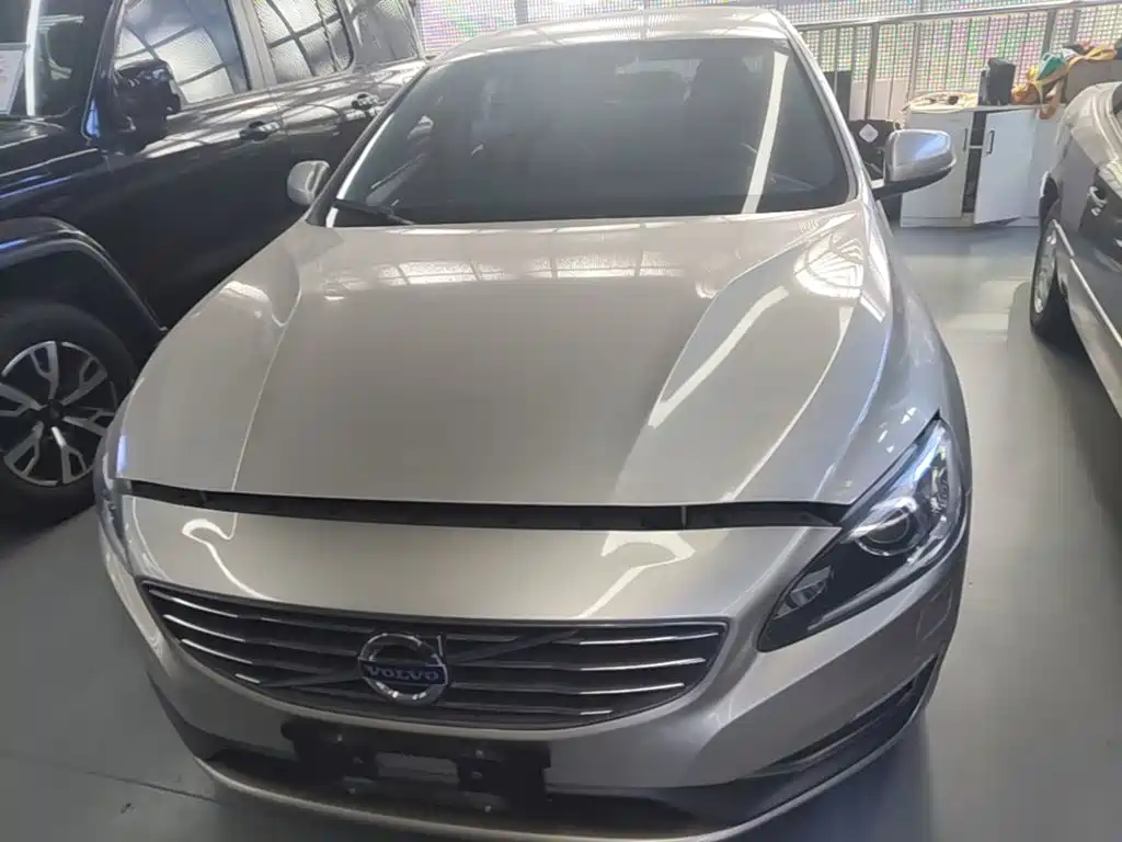 Photo 3 - Volvo S60