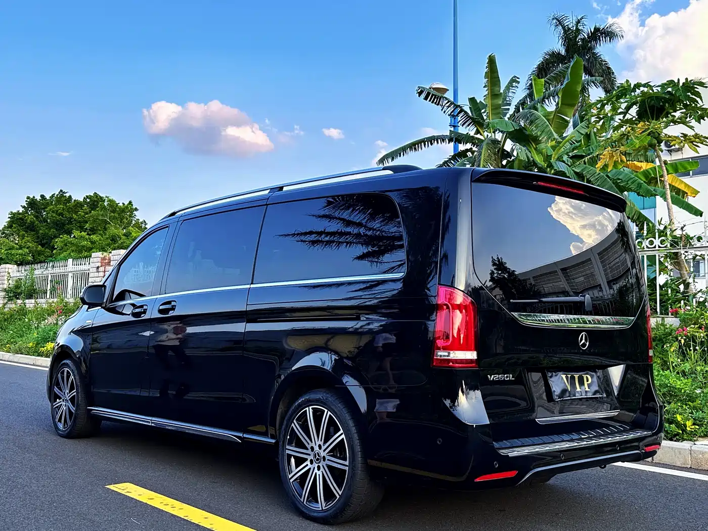 Mercedes-Benz V-Class 2022 V 260 L Long Wheelbase Luxury Edition фото 10