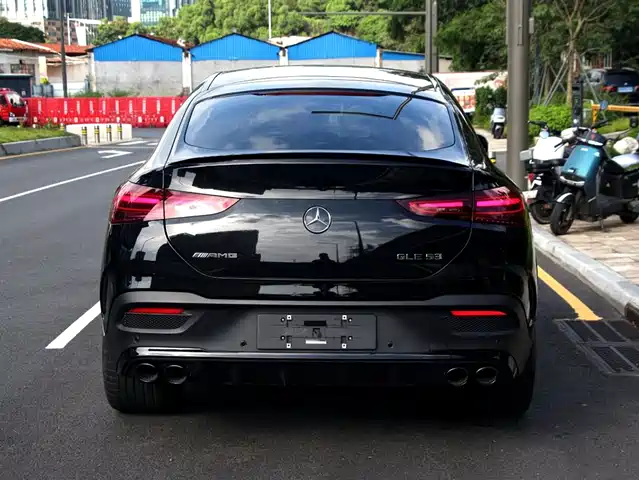 Mercedes-Benz GLE Coupe AMG 2025 AMG GLE 53 4MATIC+ Coupe SUV — фото 4