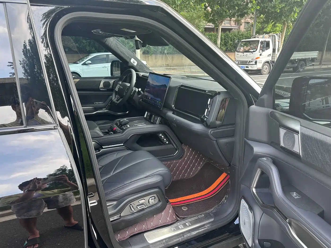 Fang Cheng Bao Leopard 8 2025 2025 Zhiyong Flagship 7-Seater