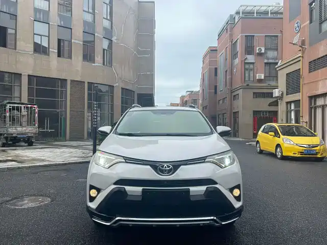 Toyota RAV4 Rongfang 2016 2.0L CVT 2WD Smart (China V) — фото 1