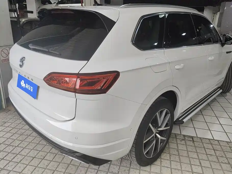 Volkswagen Touareg 2020 3.0TSI Enjoyment Edition China VI фото 3