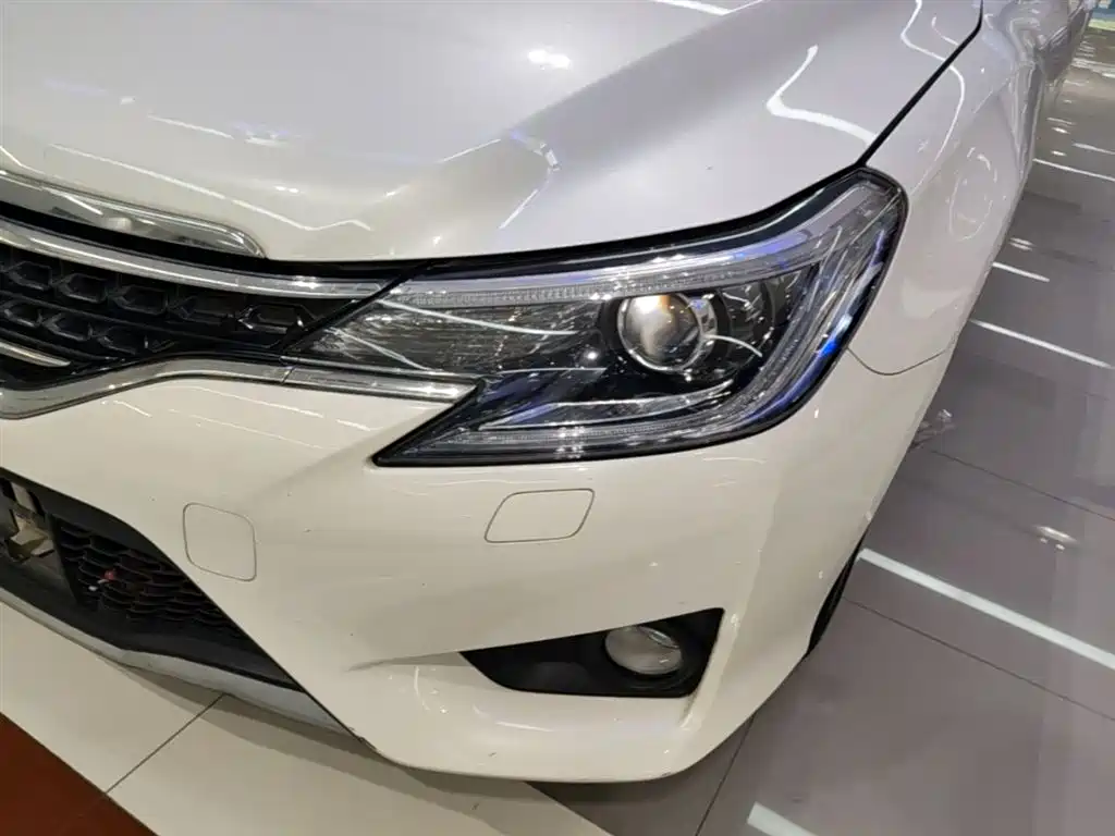 Toyota Reiz 2013 2.5V Premium Edition фото 24