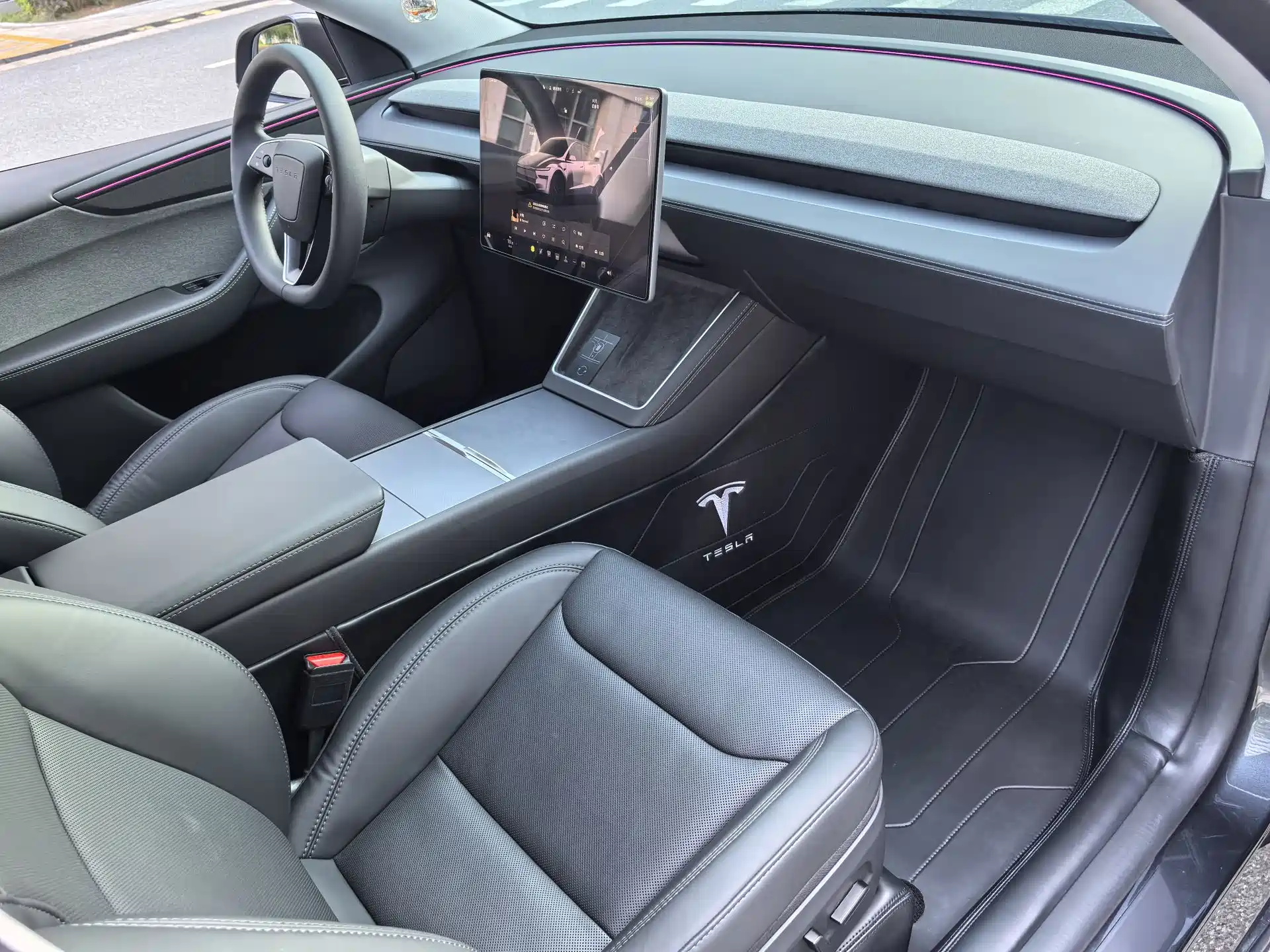 Фото 10 - Tesla Model Y