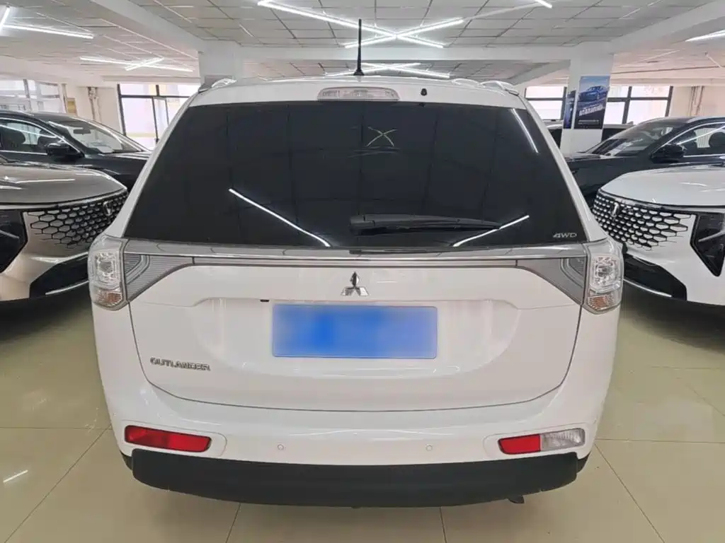 Mitsubishi Outlander (Import) 2015 2014 2.4L 4WD Luxury Value Edition 5-seater