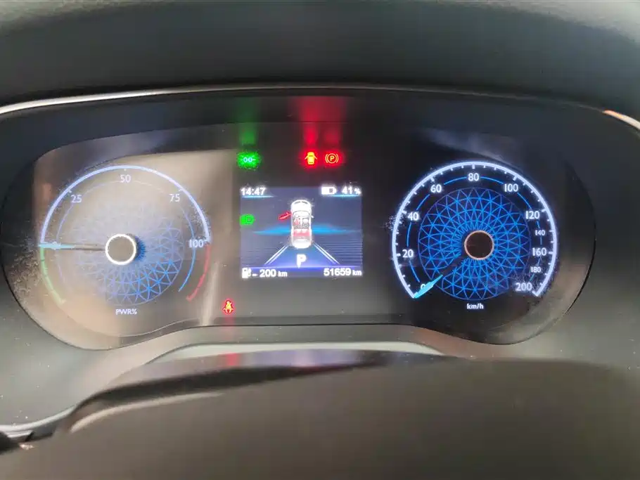 Hongqi E-QM5 2022 431km Charging Enjoyment Edition фото 14
