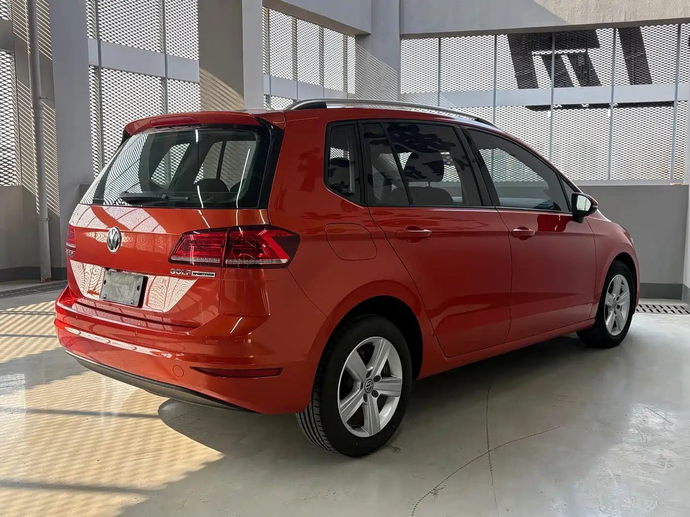 Volkswagen Golf Sportsvan 2016 1.6L Automatic Comfort фото 9