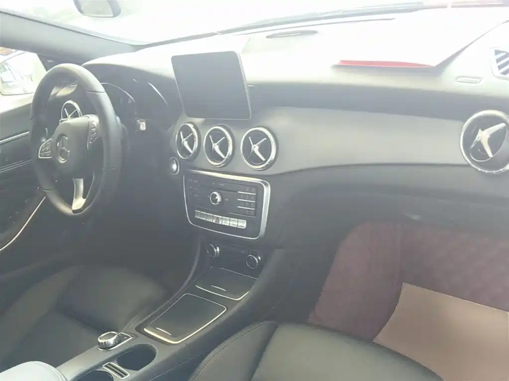Mercedes-Benz CLA (Import) 2017 Facelift CLA 200 Dynamic фото 10