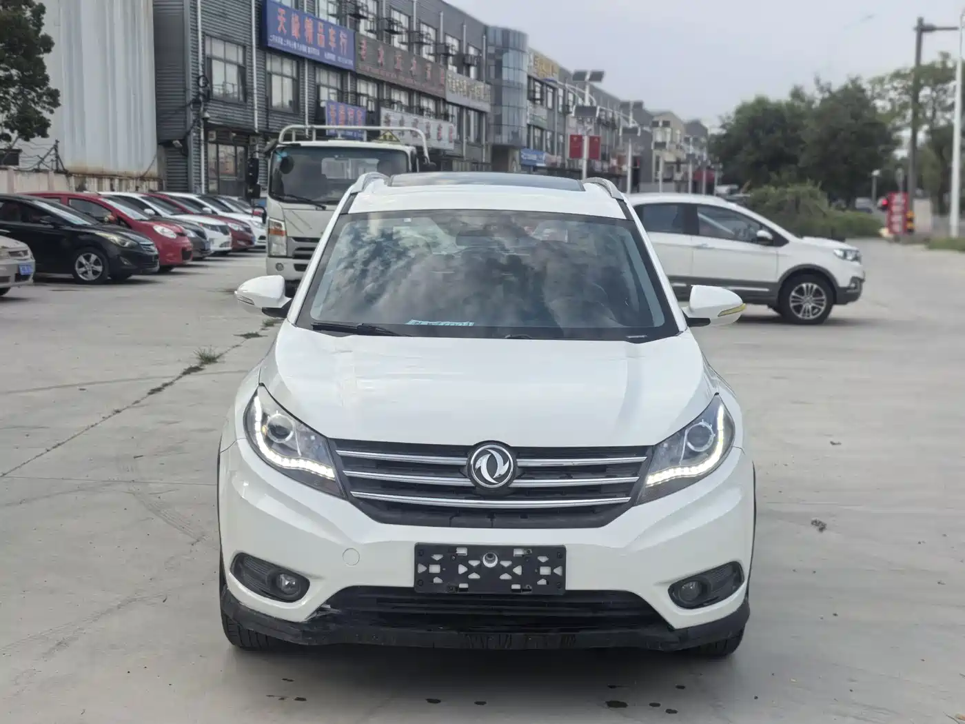 Dongfeng Fengguang Fengguang 580 2016 2016 Model 1.5T Manual Comfort Version