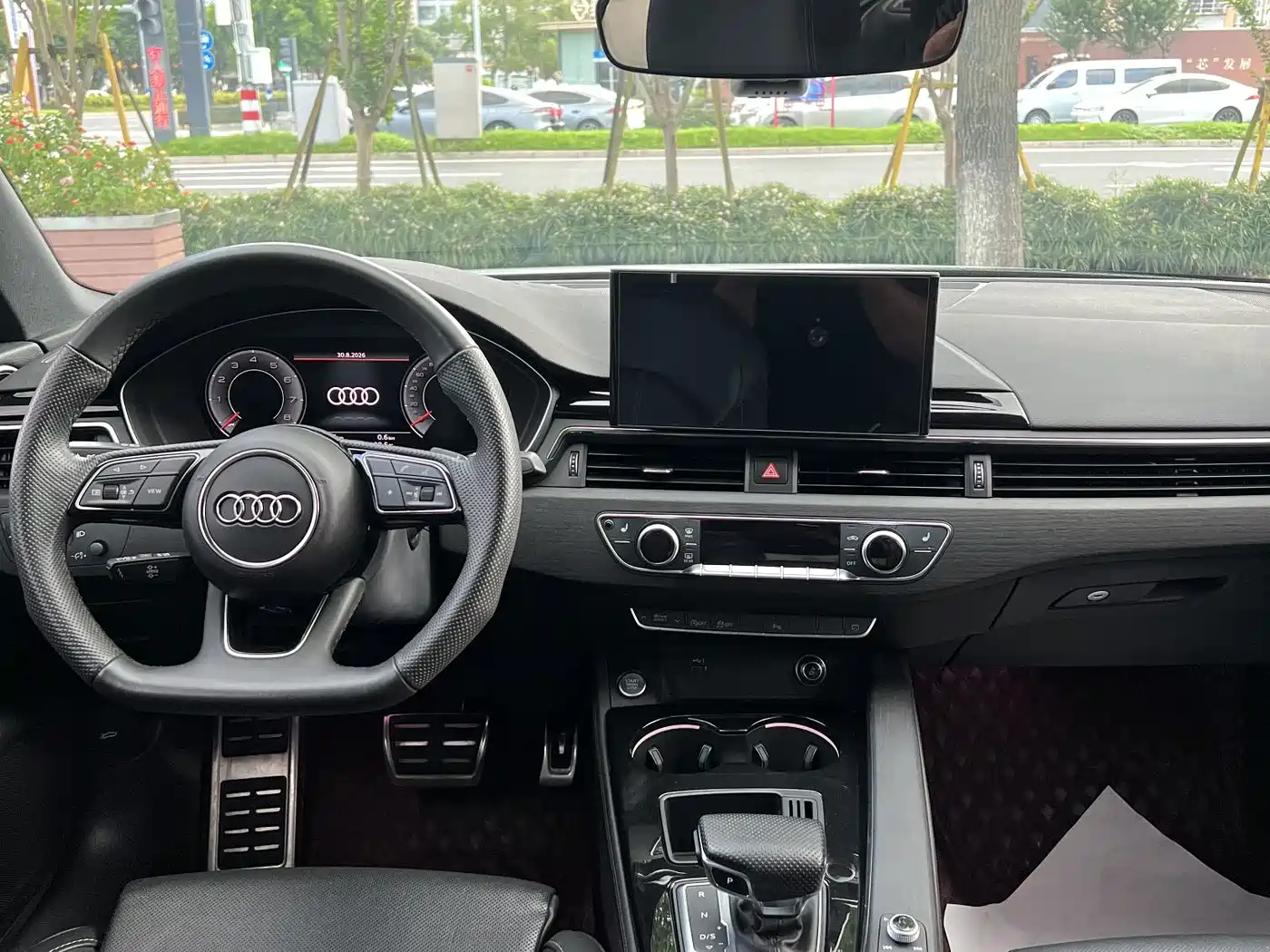 Фото 5 - Audi A4L