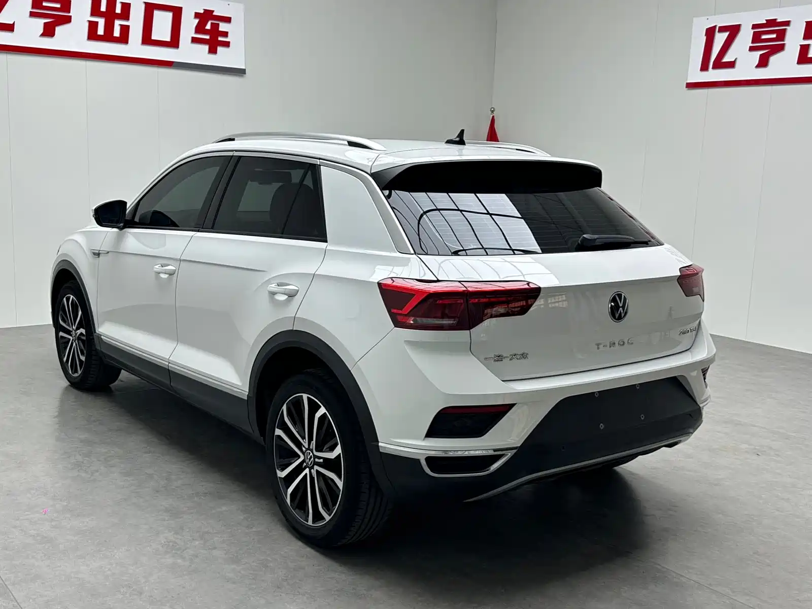 Фото 16 - Volkswagen T-ROC