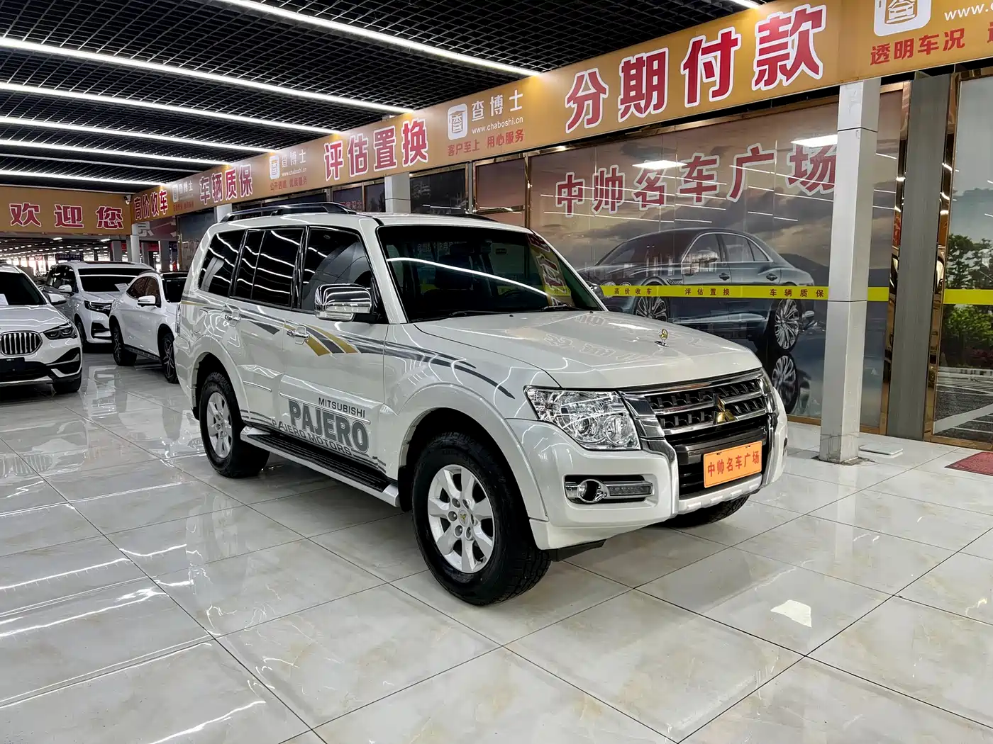 Mitsubishi Pajero (Import) 2020 3.0L Automatic Comfort Edition фото 3