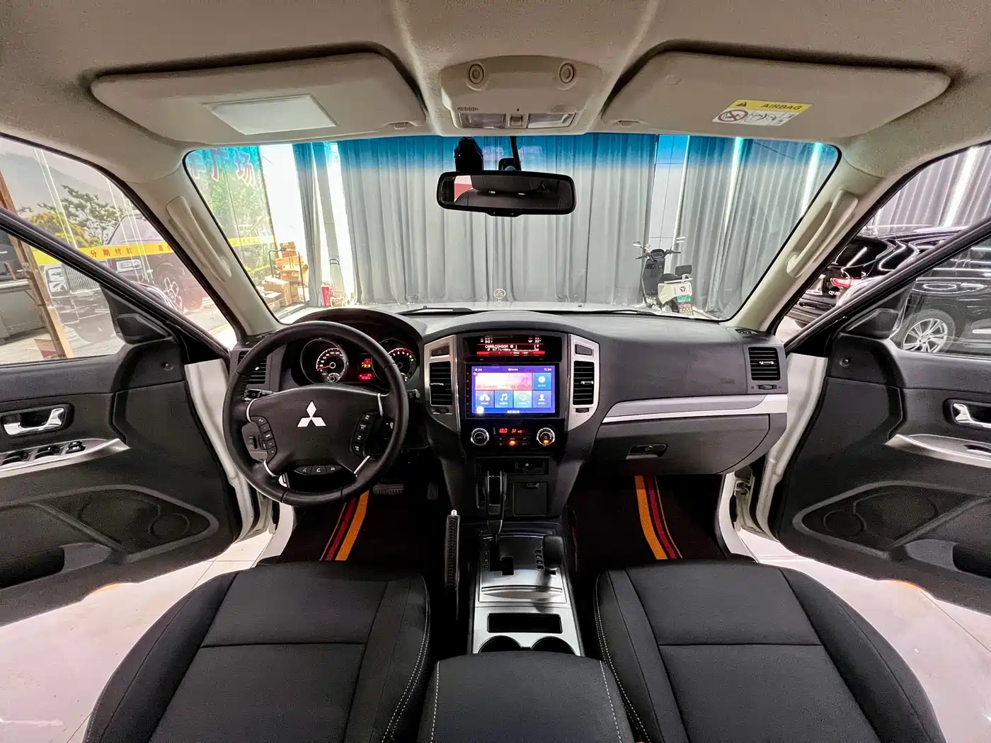 Mitsubishi Pajero (Import) 2020 3.0L Automatic Comfort Edition фото 16