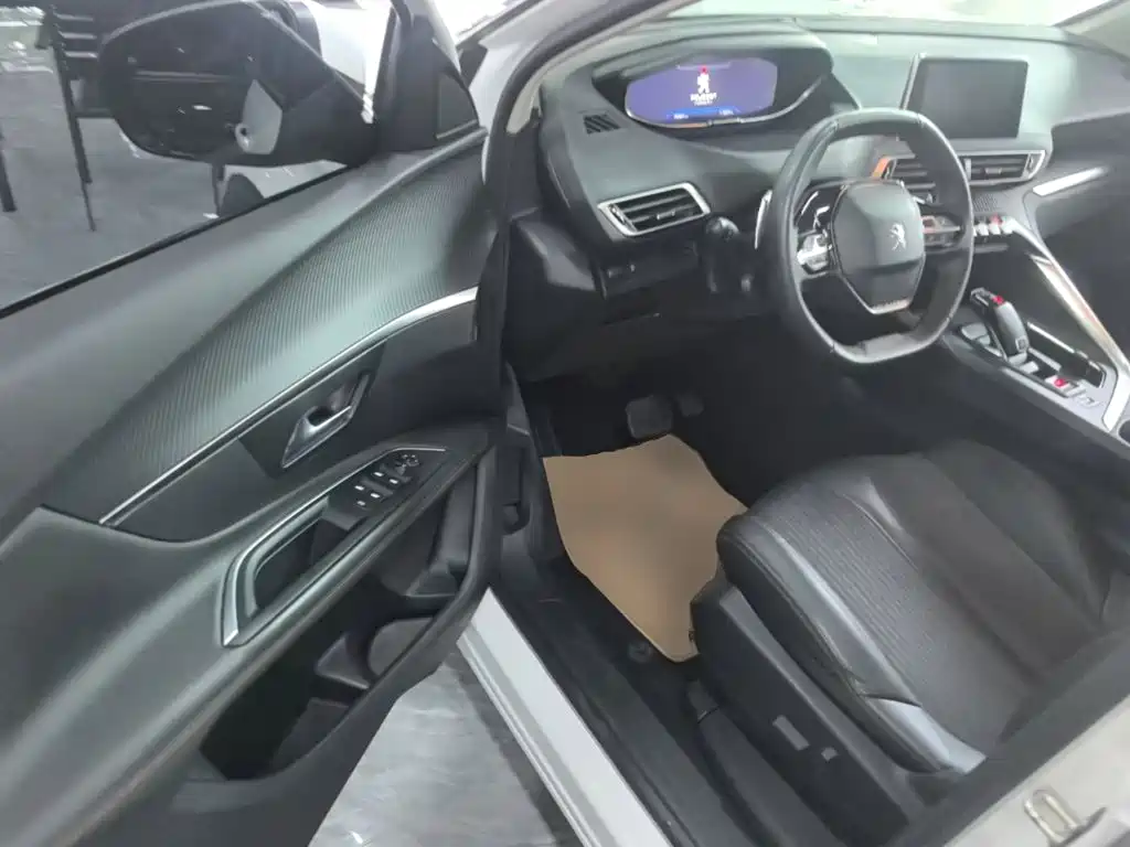 Фото 12 - Peugeot 5008