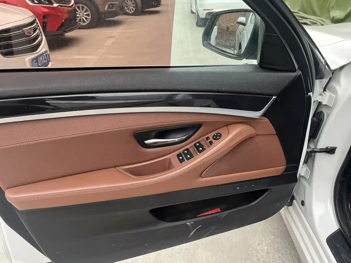 BMW 5 Series 2014 520Li Elegance фото 5