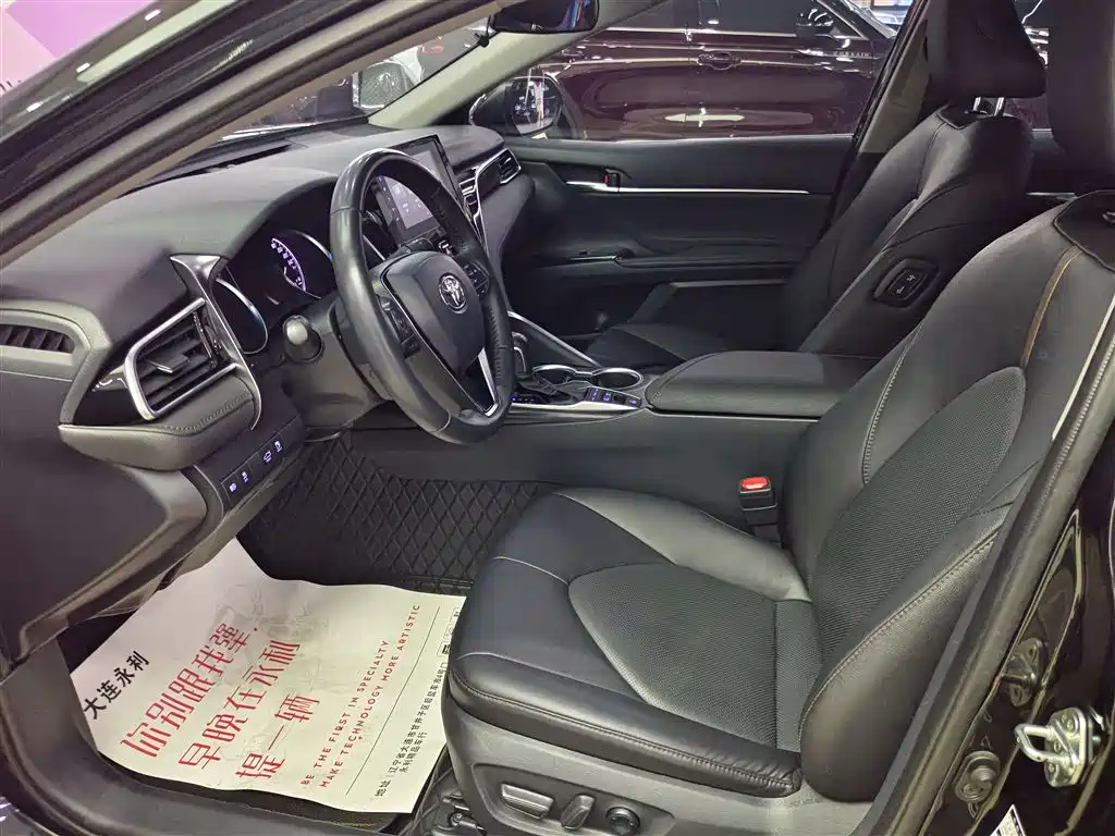 Toyota Camry 2021 Hybrid 2.5HGVP Leading Edition фото 10