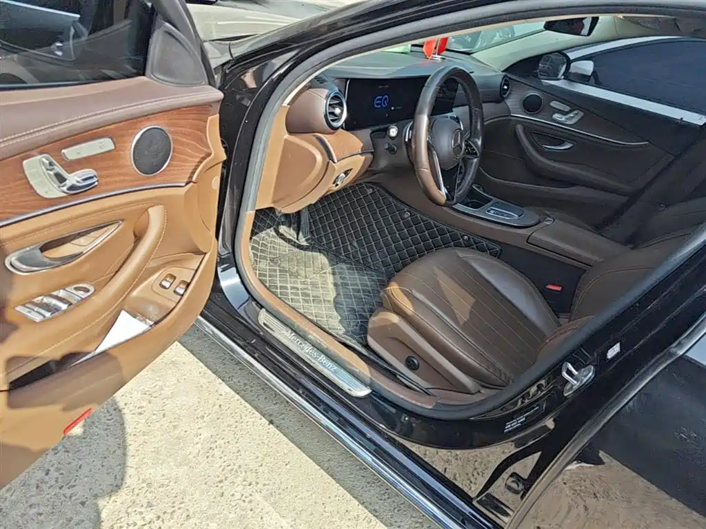 Mercedes-Benz E-Class New Energy 2021 E 350 e L Plug-in Hybrid Sedan фото 12