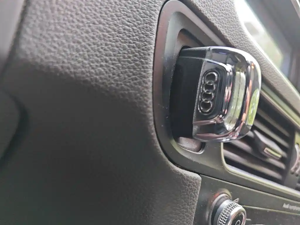 Audi Q5 2015 40 TFSI Technology фото 15