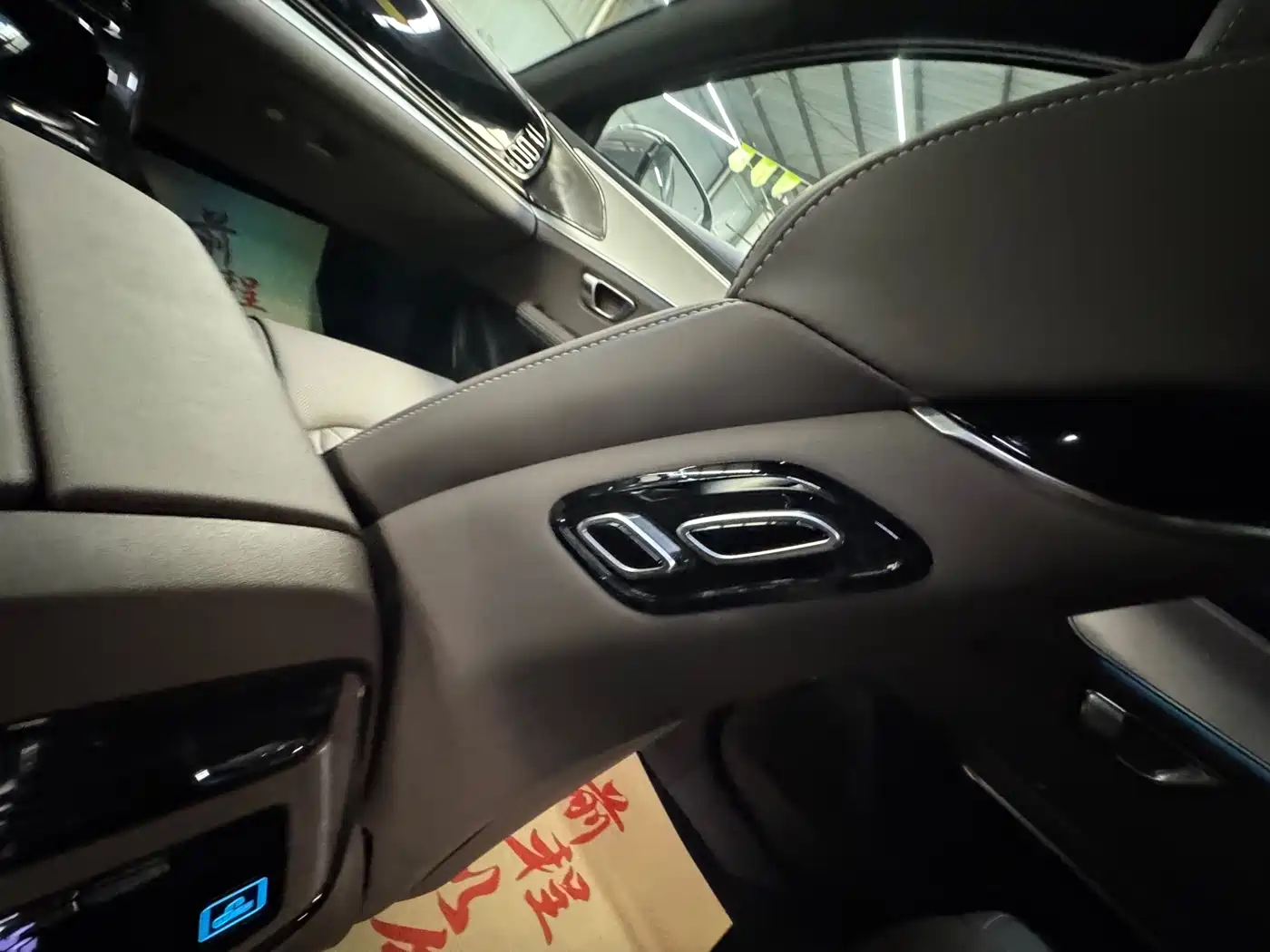 BYD Han 2025 DM-i Smart Driving Edition 125KM Honor фото 24