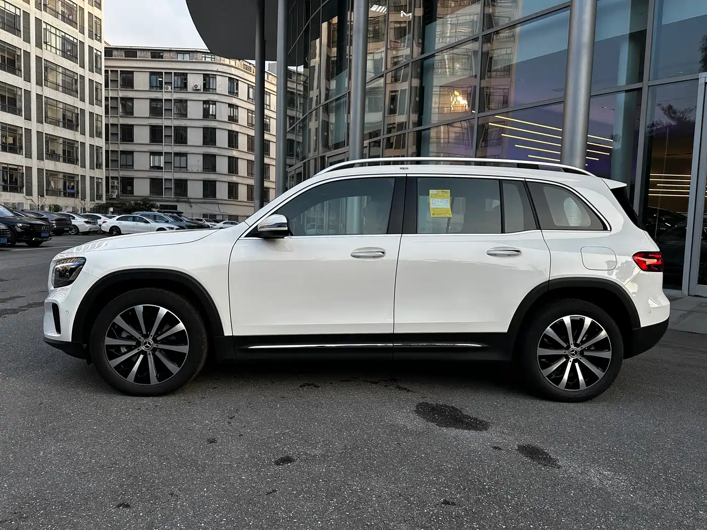 Mercedes-Benz GLB 2025 Model GLB 220 Fashion Style фото 3