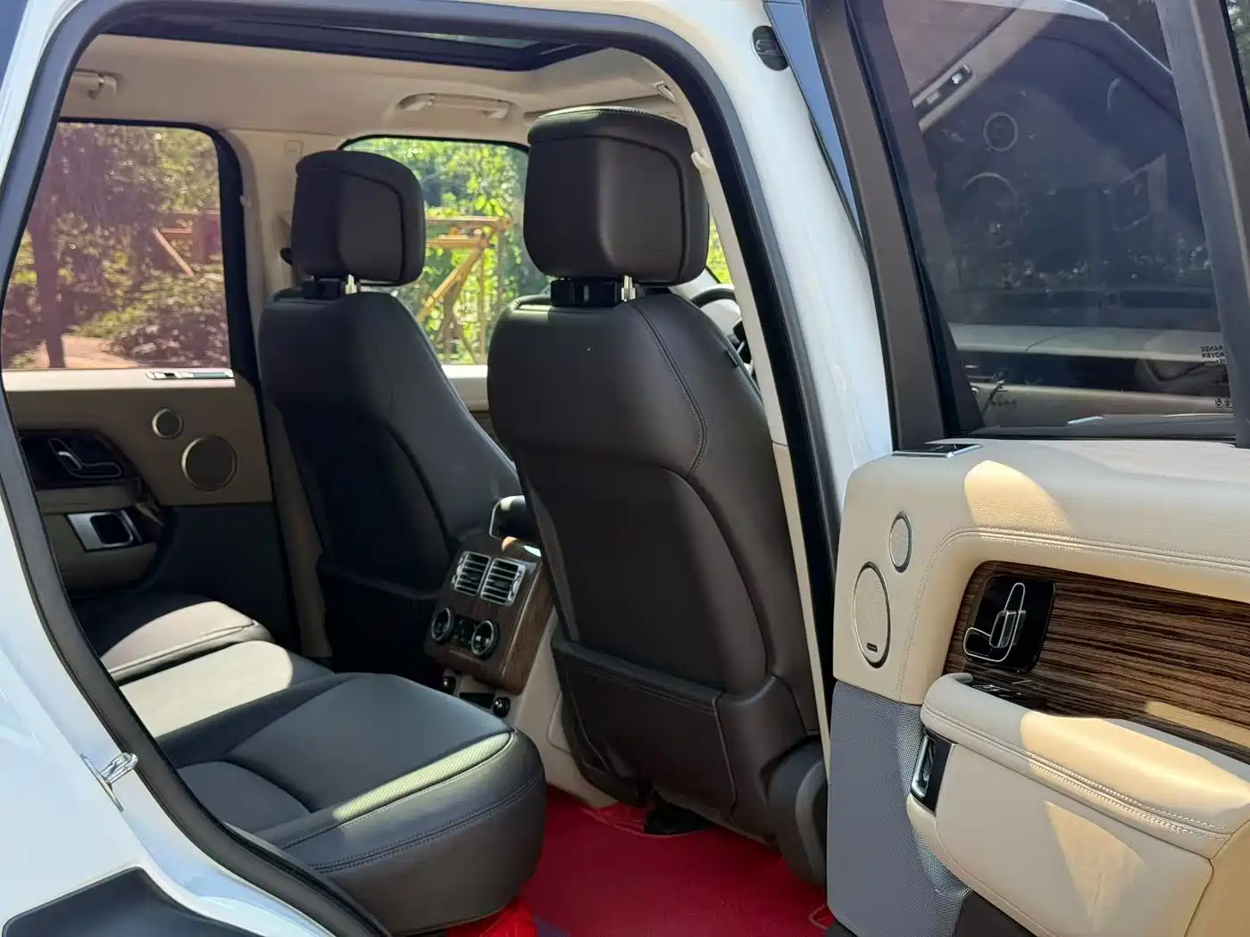 Land Rover Range Rover 2019 3.0 SCV6 Heritage Edition фото 6
