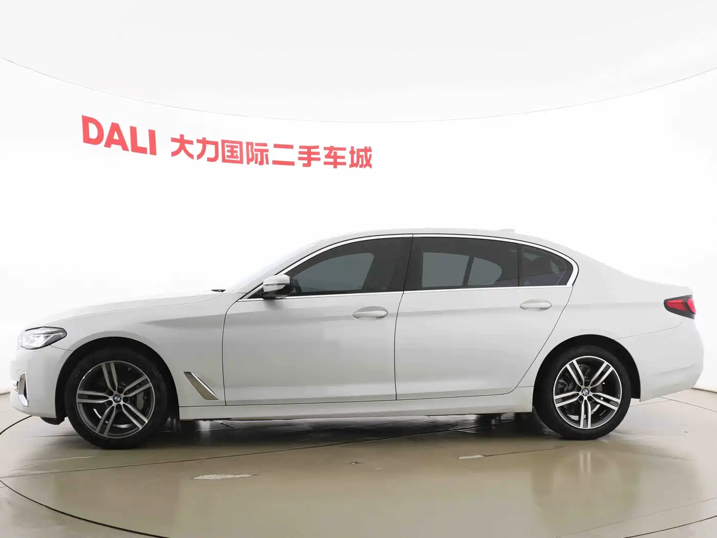 BMW 5 Series 2021 530Li Leading Luxury Package фото 5