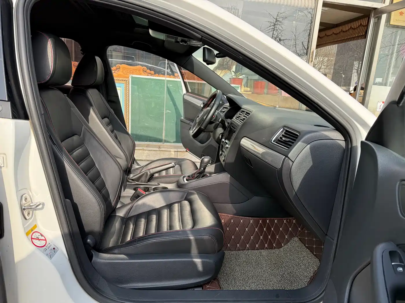 Volkswagen Sagitar 2013 2.0TSI GLI фото 24