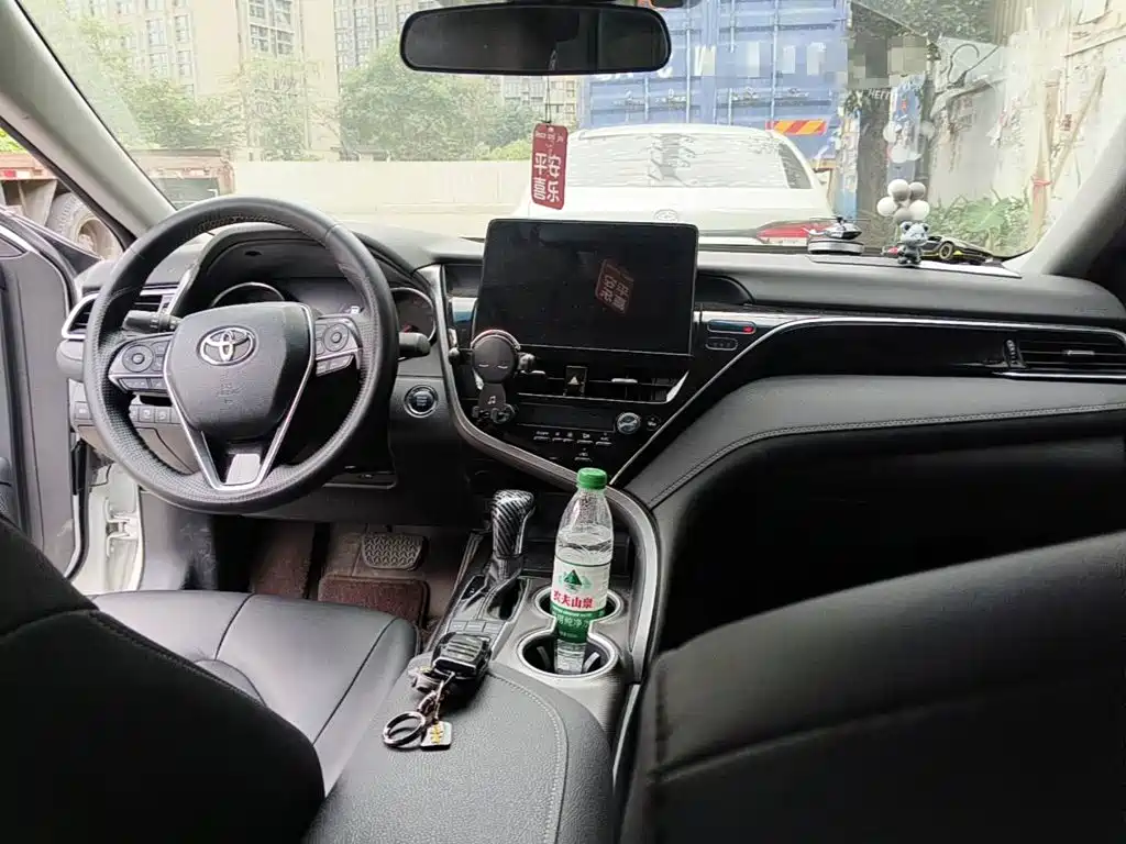 Photo 11 - Toyota Camry