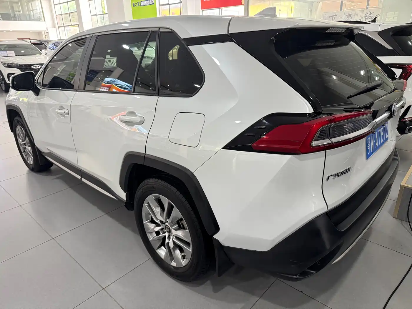 Toyota Wildlander 2022 2.0L CVT FWD Luxury PLUS Edition фото 5