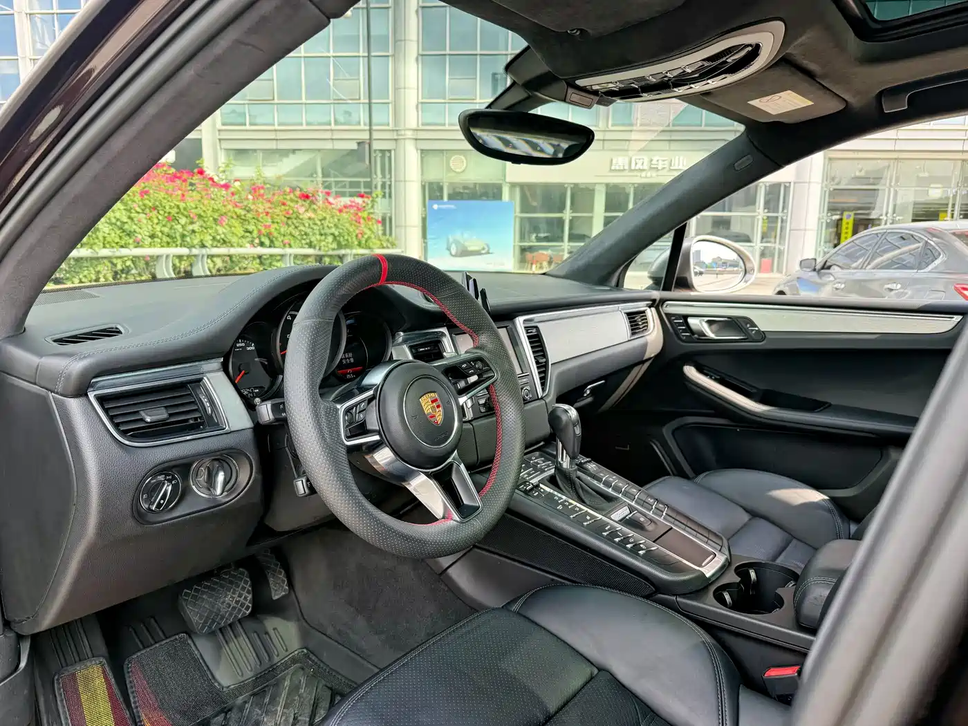 Porsche Macan 2014 Macan Turbo 3.6T фото 12